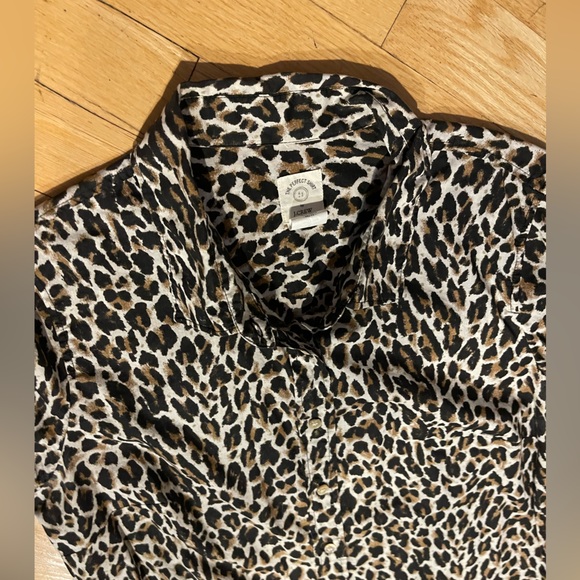 JCrew leopard button down fitted shirt size 6 - Picture 2 of 4